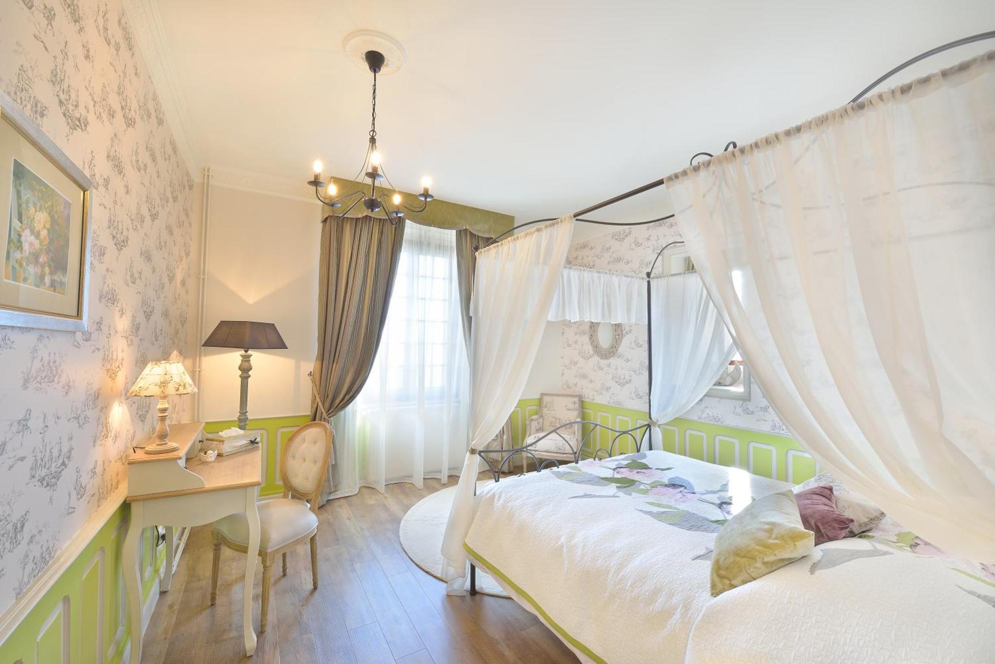 Le Chateau De Vernieres Talizat Zimmer foto