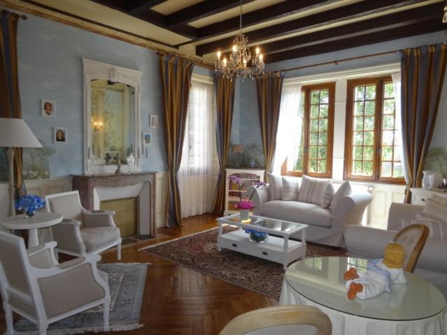 Le Chateau De Vernieres Talizat Exterior foto